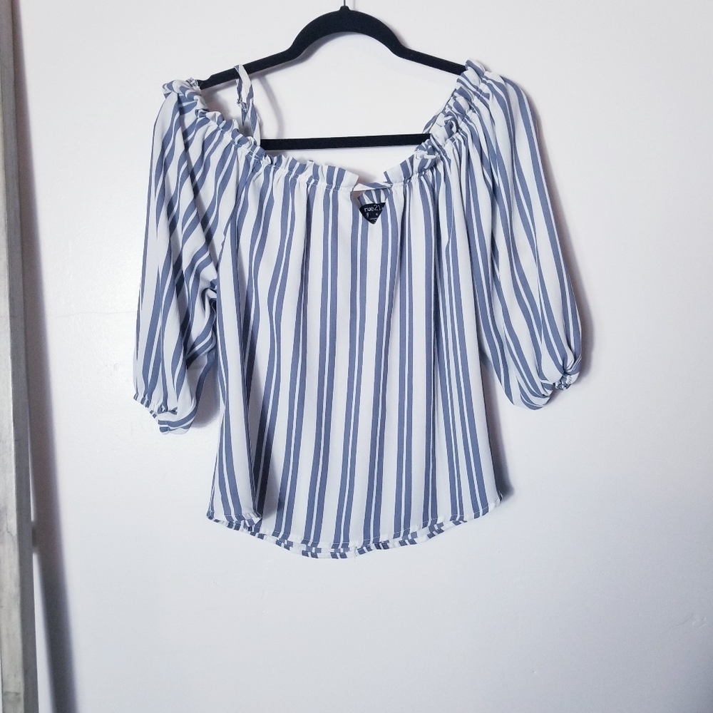 RUE 21 CROP TOP WHITE WITH BLUE STRIPES OFF THE SHOULDER PUFFED SLEEVE SIZE S